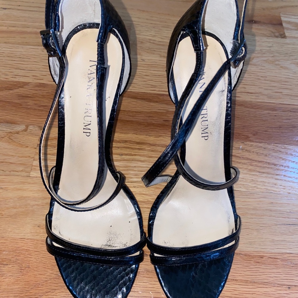 Ivanka Trump sandals - Picture 3 of 4